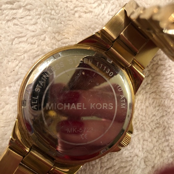 Michael Kors Gold Tortoise Watch - Picture 6 of 6